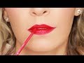 Trucco per principianti rossetto rosso: come applicarlo senza sbavature