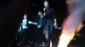 One Direction - One Way Or Another (Teenage Kicks) | O2 Arena, London, April 1st