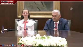Download Binali Yıldırım, Çankaya Köşkü'nde çocukları Kabul Etti Video MP3 Binali Yıldırım, Çankaya Köşkü'nde çocukları Kabul Etti