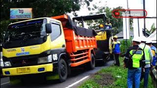 Road paving with new hotmix asphalt