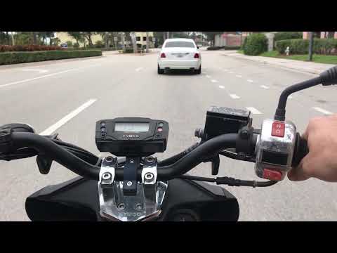 Chasing Rolls Royce Phantom on Kymco Super 8 150