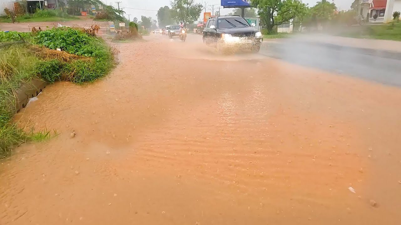 A Heavy Rain! Massive Flood Street And Blocked Culvert Drain - YouTube