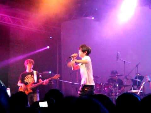謝和弦-於是長大了以後登大人演唱會-擁抱(和弦版)
