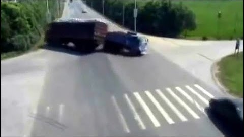 Car Crash Road Rage Caught On Camera Tape | Red Light Running Crashes In china Caught on Camera