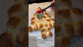 Christmas Tree Cheesy Pull Apart Bread! Christmas Tree Cheesy Pull Apart Bread!