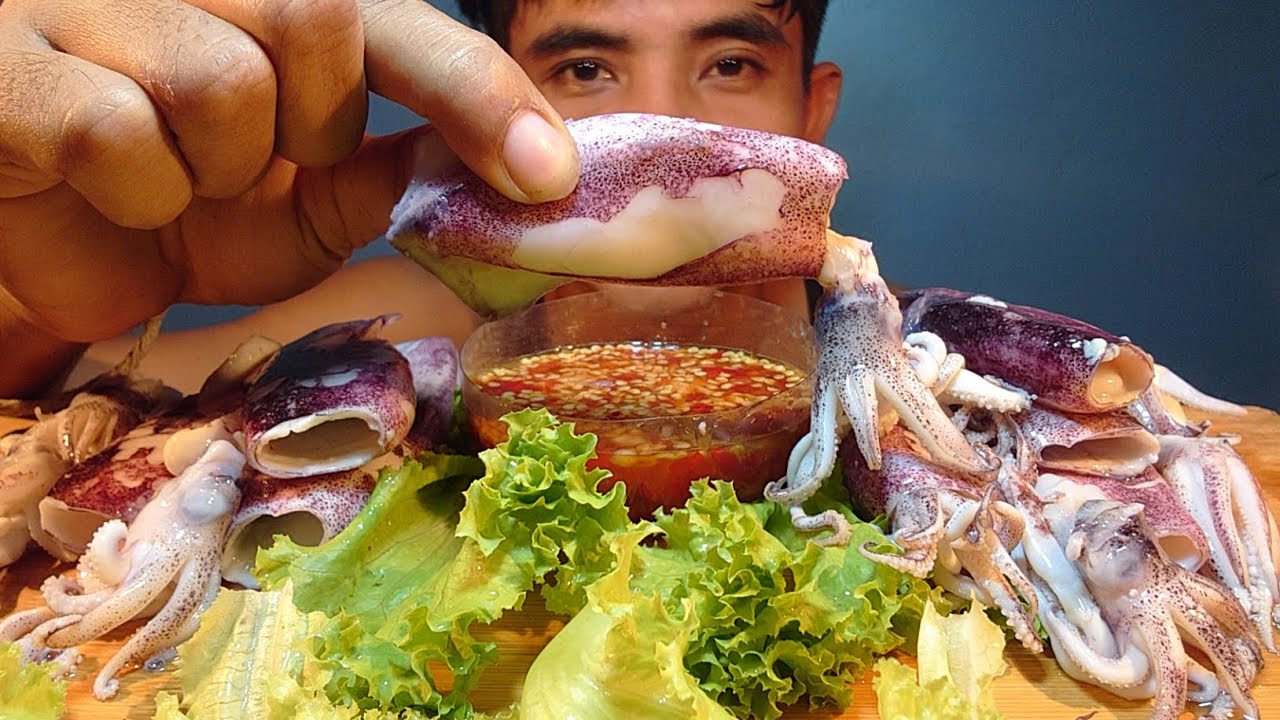 Seafood Eating Mukbang Boiled Squid Recipes With Sauce Spicy Yummy