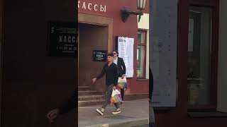 Где встретить красавчика?