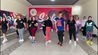 Waistline Ting Zumba Choreo by ZES Olivia & ZJ Mizuki “ Zumba at Siska Studio with @robimodjo “