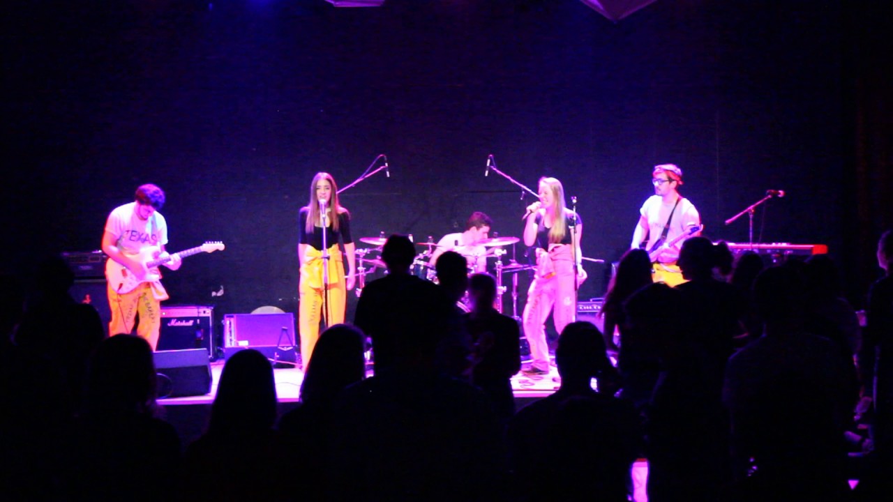 Red Hot Chili Peppers - Under The Bridge | Live by The Bakery