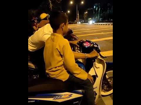 Abang nak ajar adik main moto