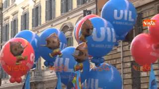 RENZI PINOCCHIO A MANIFESTAZIONE SINDACATI - Sciopero Generale 12 Dicembre 2014