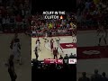 Puts up a 40-ball and sends it to OT 😱
