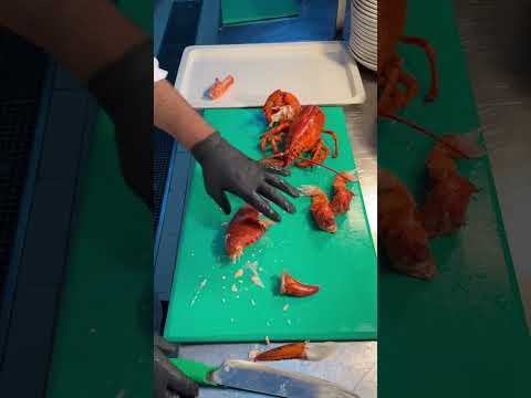 1 Dakikada Pratik İstakoz Ayıklama Tekniği #lobster #seafood #fish #food #fish #like #youtubeshorts