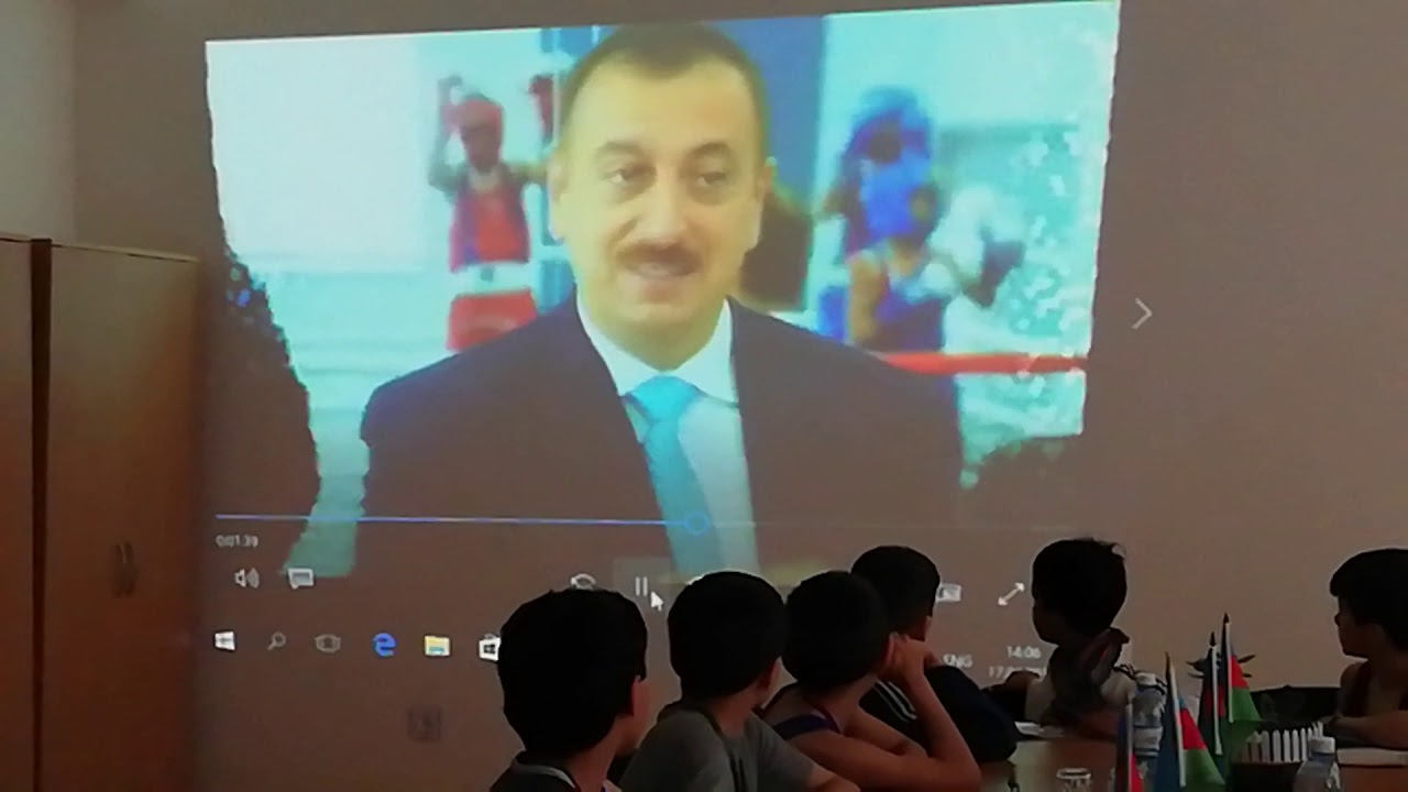 306 №li məktəbdə gənc idmançıların Süleyman Məmmədli  ilə görüşü