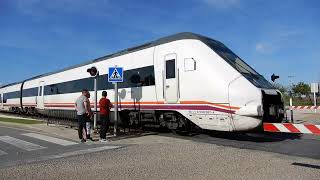 Tren llegando a Los Rosales (Sevilla).