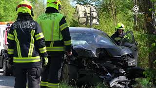 Verkehrsunfall Bei Rottenegg Pkw Prallt Nach Kollision Gegen Baum Zwei Verletzte