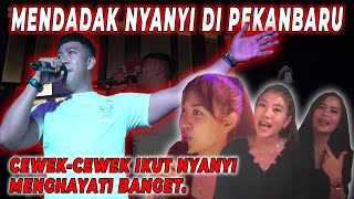 MENDADAK NYANYI SAMPE DI SAWER.. SI CEWEK IKUT NYANYI MENGHAYATI BANGET‼️