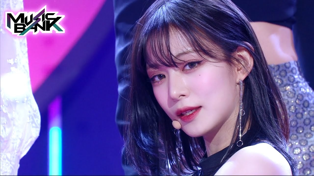 fromis_9(프로미스나인) - DM (Music Bank) | KBS WORLD TV 220121