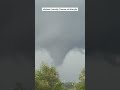 Una formación gira sobre el cielo de North Middletown, en Kentucky, durane una alerta de tornado
