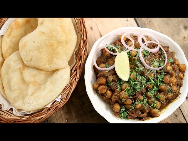 How To Make Chole Bhature | Quick Chole Bhature Recipe| Punjabi Chole Masala Recipe | Neelam Bajwa | Get Curried