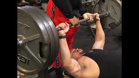 Natural bodybuilder 315 bench