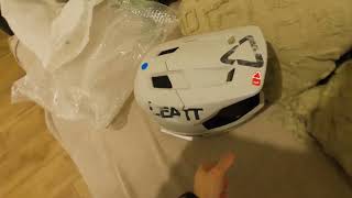 Leatt Gravity 1.0 - mtb helmet - unboxing