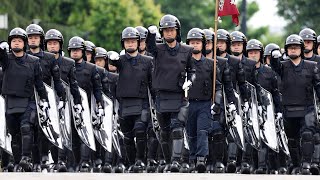 機動隊観閲式、１７００人行進　「治安のプロの覚悟を」　警視庁