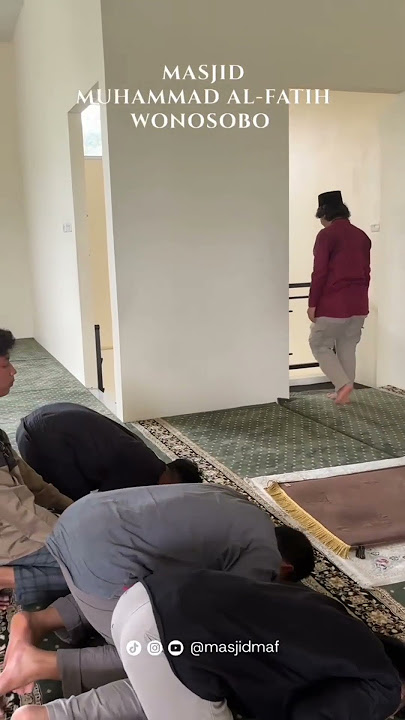 Saat Imam Batal Dalam Sholat (Saat Sujud)