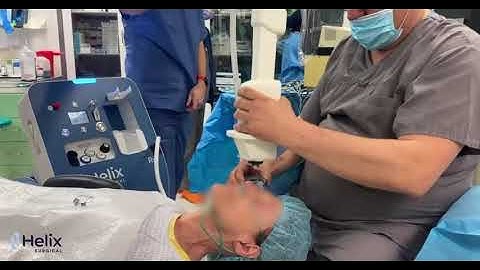 Rx, the first handheld femtolaser instrument used by Dr Cisiecki