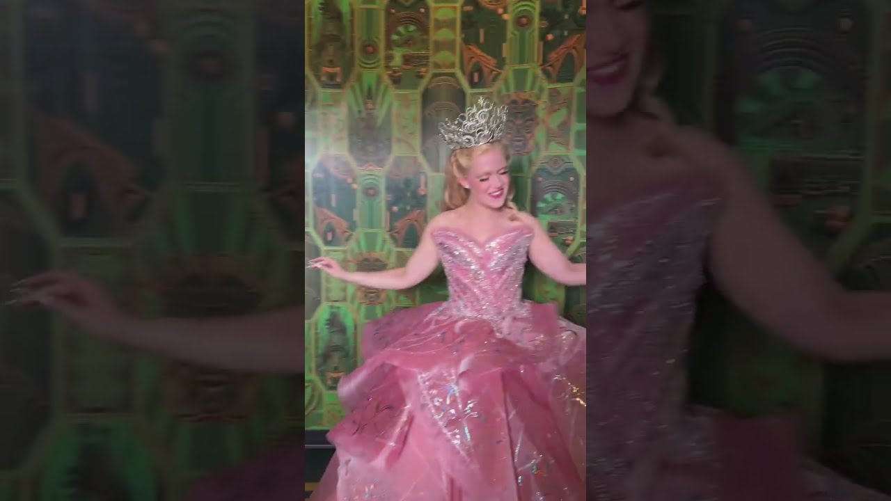 Elphaba And Glinda Are Meeting All Guests At Wicked The Experience Today 