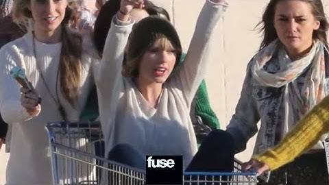 Taylor Swift "22" Music Video Sneak Peak
