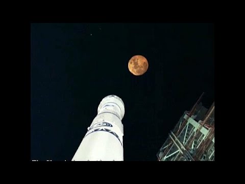 China flies to the moon