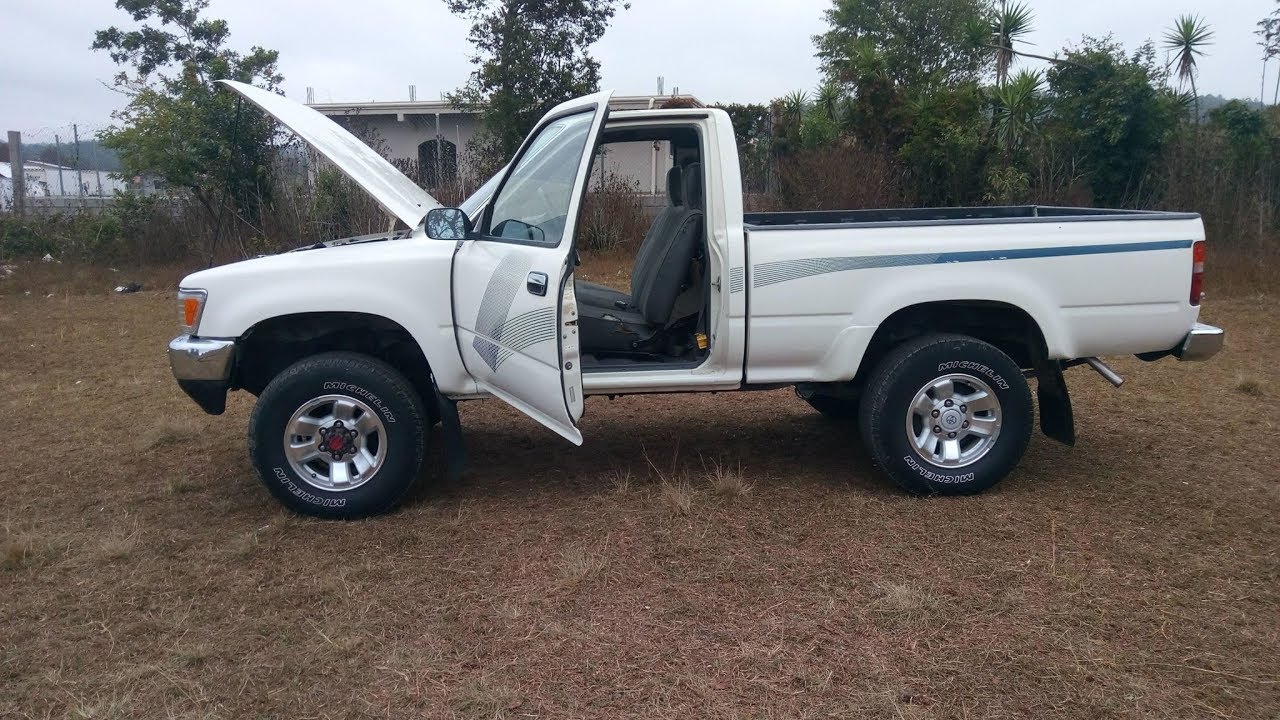 TOYOTA 22R 4X4 AÑO 90 EN VENTA MAQUINA NITIDA - YouTube