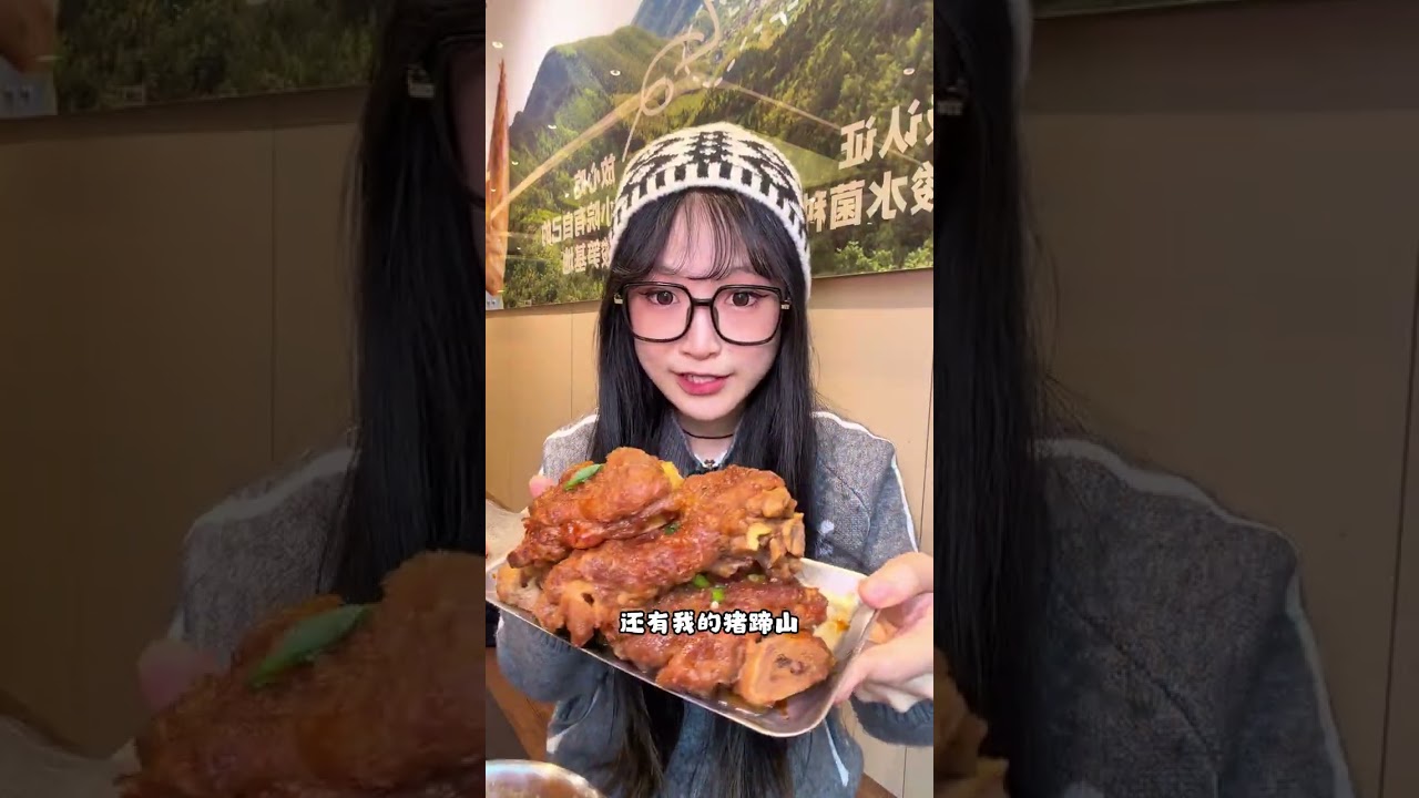 Reunion Delight: Gourmet Snail Noodle Soup Feast Post-Spring Festival