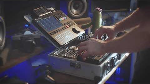 Turbo Tracker 2077 - Synthwave on the Polyend Tracker sequencin Volcas