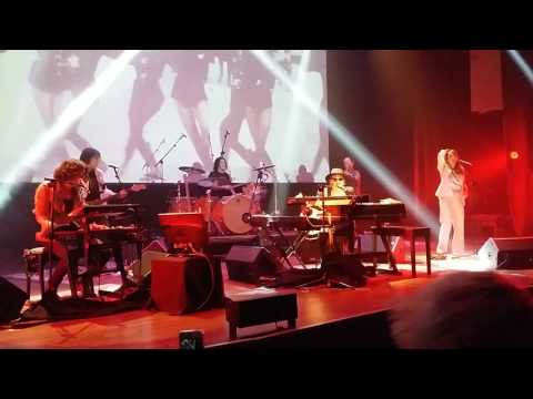 Charly García -"Otro" (en vivo) - 16/3/2017 - Sorpresiva presentación de "Random"