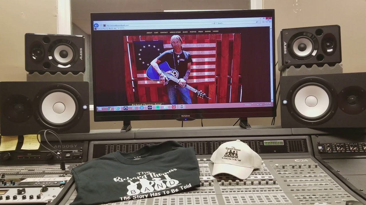 Richard Thomas Band In The Studio.