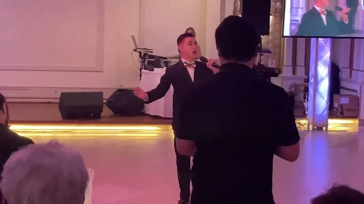 Anthony Mattson sings La Serenata at the 2022 Fest...