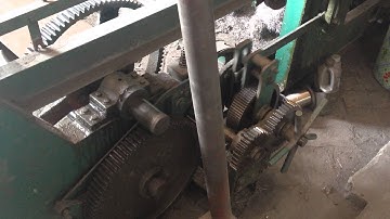 aluminium mosquito wire mesh weaving machine wire sending and mesh taking parts.