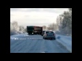 Une voiture chasseneige