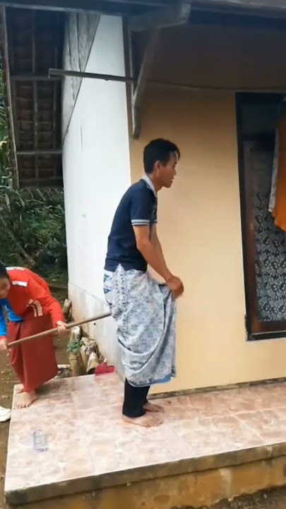 lagi asyik ngobrol tiba tiba ada yang nonghol #shrots #comedy #funny #viral