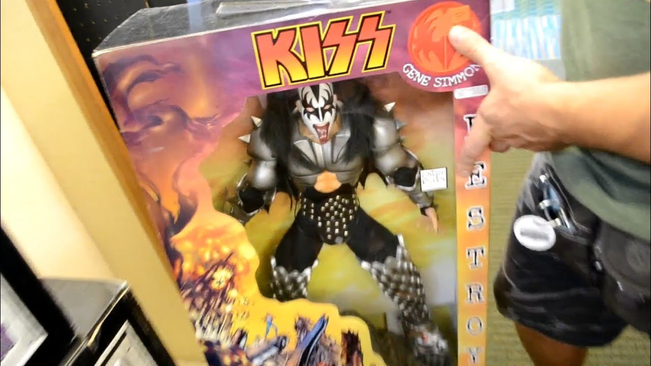 98. Магазин ВИНИЛА в США - оформление бомба!) виниловые пластинки, касеты, vhs все еще в моде!