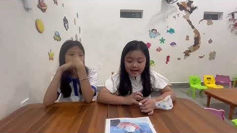 Tiếng Anh Giao Tiếp Phan Thiết: Lily and Rina practice talking about Christmas