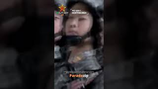 Северокорейский Женский Военный Парад, Спущенный Лоу-Киком