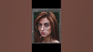 Learn to change the color of glasses easily with this Adobe Photoshop tutorial