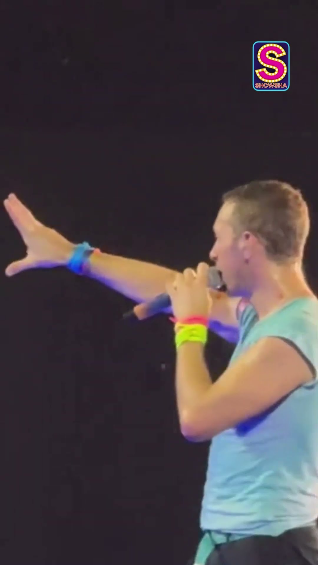 “Jai Shree Ram...”: Coldplay Frontman Chris Martin Interacts With Fans | Coldplay Concert | N18S