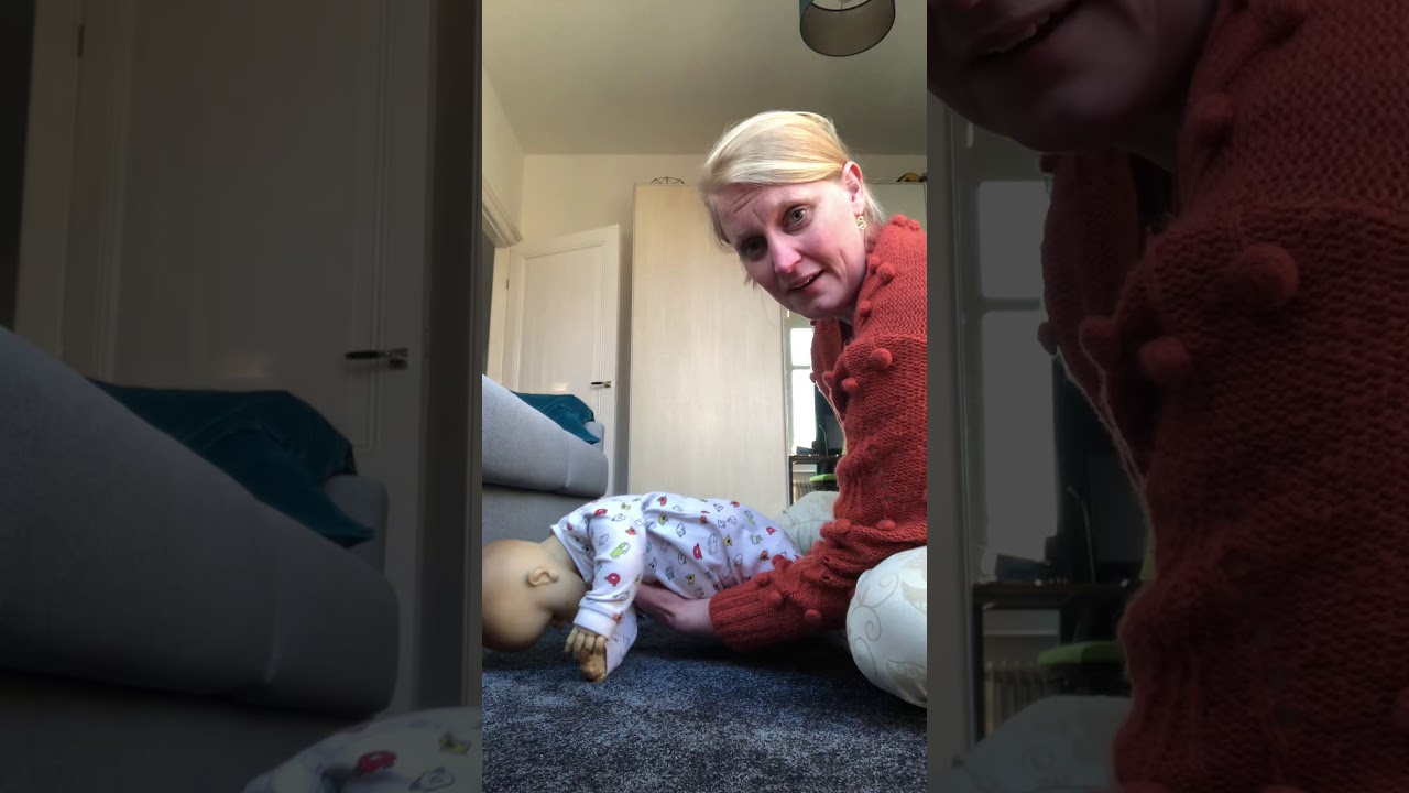 Baby handling, tillen bij een voorkeurshouding, roterend handelen