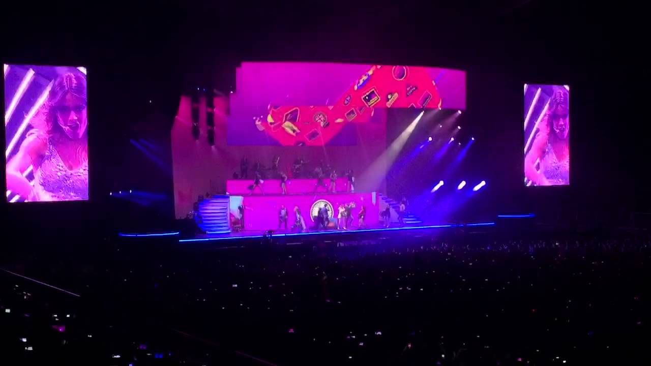 Violetta Live Polonia - En Gira/ Tienes Talento/ Euforia -