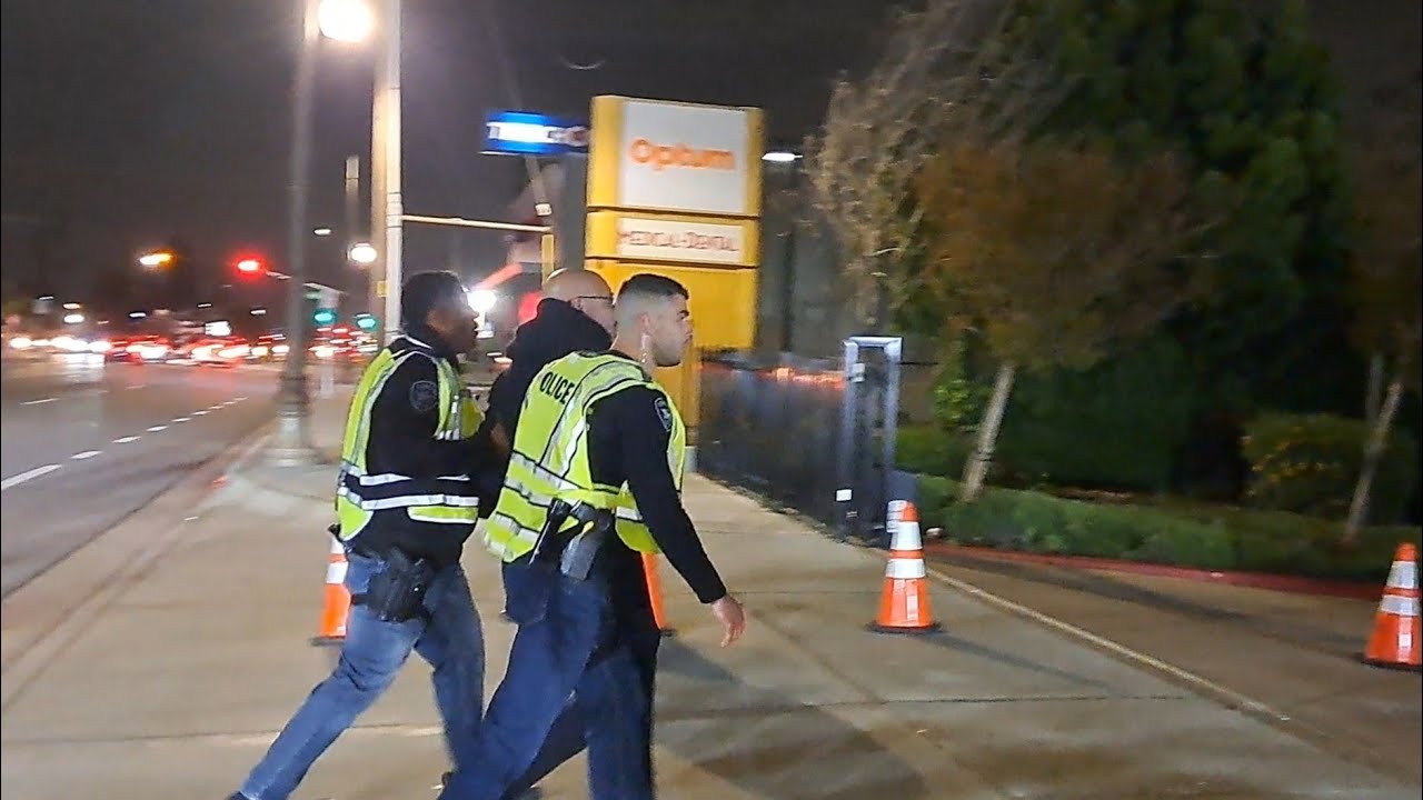 MAN ARRESTED FOR NOT PROVIDING DRIVER LICENSE AT A DUI CHECKPOINT - YouTube