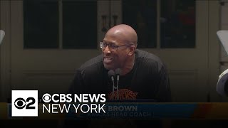 Knicks HC Mike Brown speaks at NBA championship parade